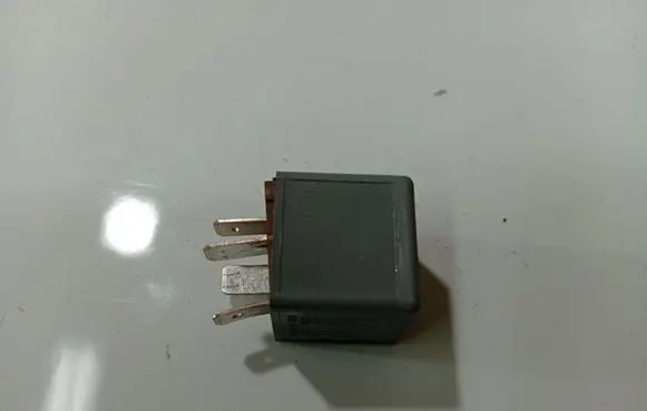 Audi Q7 4L Other relay 8D0951253A