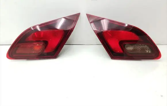 Opel Astra H Tailgate rear/tail lights 1090098