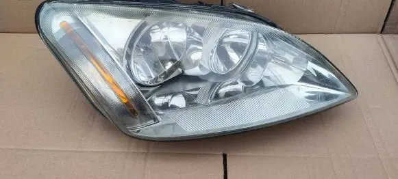Ford Focus Headlight/headlamp 3M51-13005