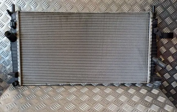 Ford Focus Coolant radiator 3M5H8005TL