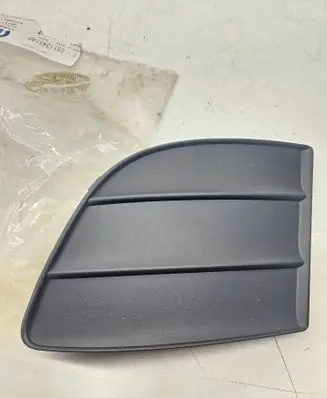 Volkswagen Routan Front fog light trim/grill 05113451AB 62329B