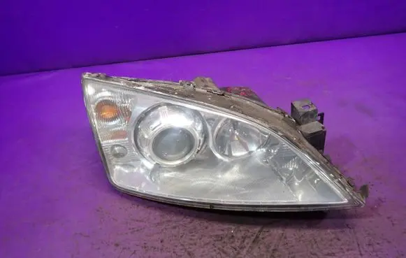 Ford Mondeo Mk III Headlight/headlamp 1S7113005TC