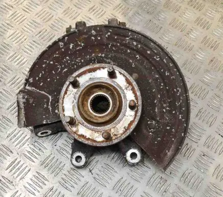 Rear wheel hub