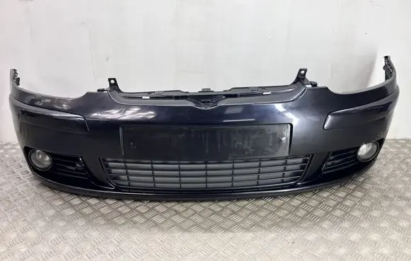 Volkswagen Golf V Front bumper 1K0807221
