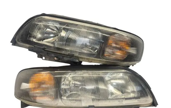 Volvo XC70 Headlights/headlamps set 