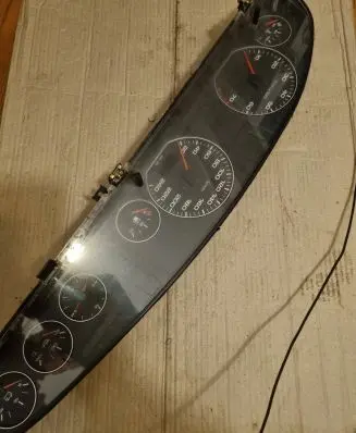Audi A6 S6 C4 4A Speedometer (instrument cluster) 88311219