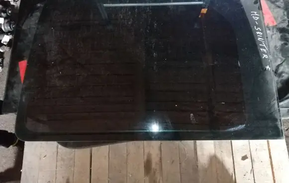 Mercedes-Benz Sprinter W901 W902 W903 W904 Rear side window