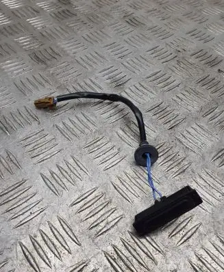 Infiniti Q70 Y51 Tailgate opening switch 