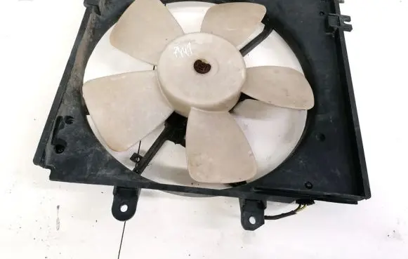 Chevrolet Epica Radiator cooling fan shroud