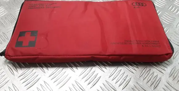 Audi A4 S4 B8 8K First aid kit 8K0860282D