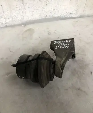 Jaguar XF X250 Engine mount bracket 6W836A003AD