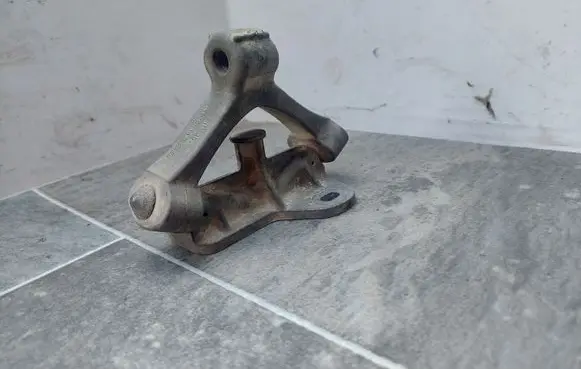 Audi A4 S4 B7 8E 8H Muffler mount bracket/holder 4B0253663F