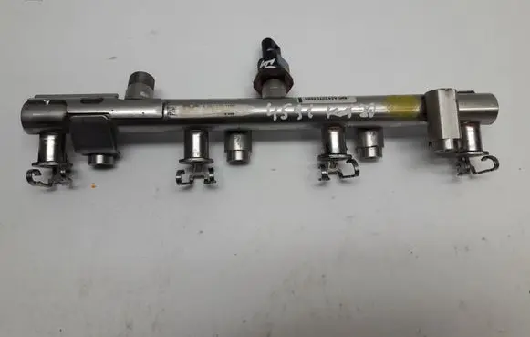 Renault Kadjar Fuel main line pipe 175220286R 175200298R 166388856R