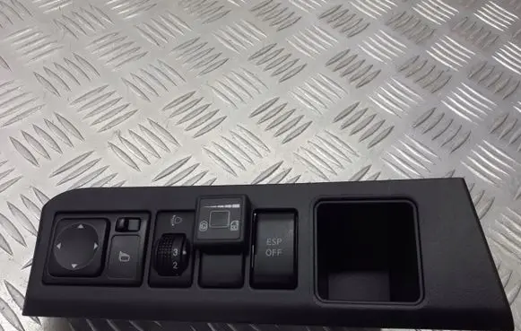 Nissan Note (E11) Other switches/knobs/shifts 684859U100