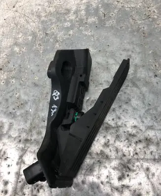 Audi Q3 8U Accelerator throttle pedal 1K1723503BA