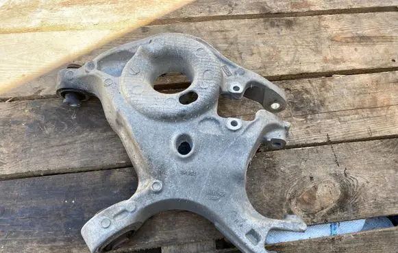Ford Mustang VI Rear upper control arm/wishbone 5K651