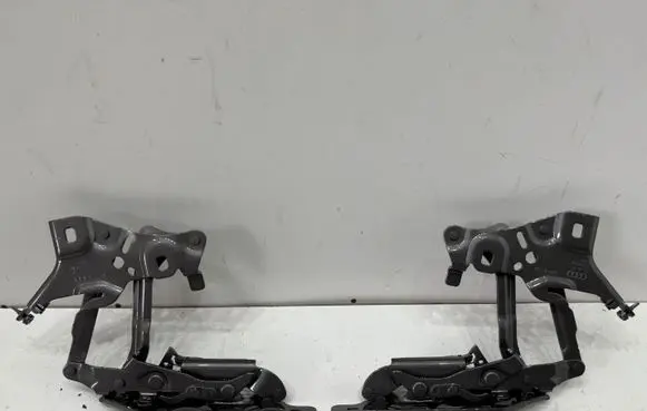 Engine bonnet/hood hinges