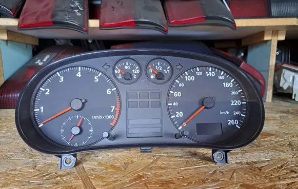 Audi A3 S3 8L Speedometer (instrument cluster) 8L0919860A 110008778002