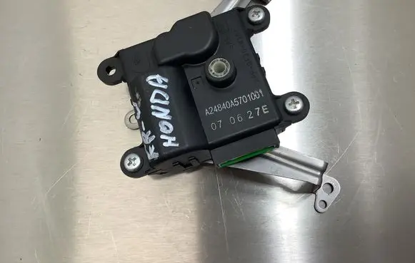 Honda FR-V Air flap motor/actuator A24840A5701001 070627E