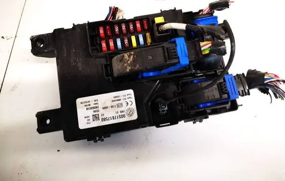 Fiat Punto (188) Comfort/convenience module 00517817580