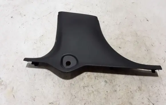 (B) pillar trim (bottom)