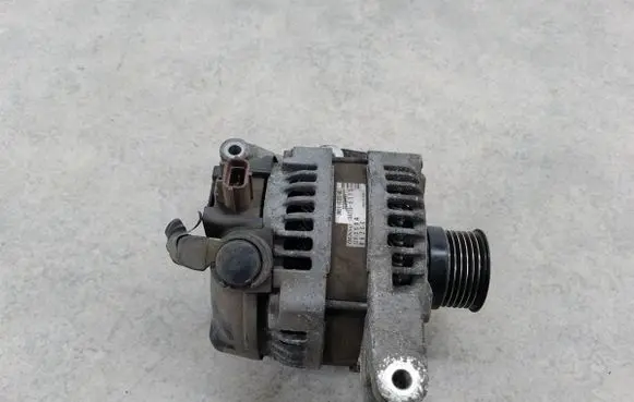 Ford Focus C-MAX Generator/alternator 3M5T10300NC