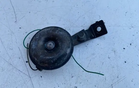 Nissan Leaf II (ZE1) Horn signal 004020