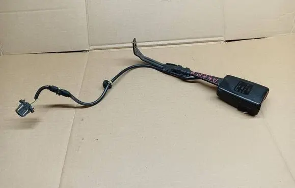 Audi A3 S3 8P Front seatbelt buckle 8P0857756D 21102004