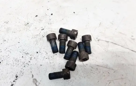 Opel Astra H Nuts/bolts 