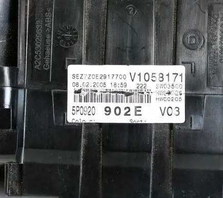 Seat Altea XL Speedometer (instrument cluster) 5P0920902E