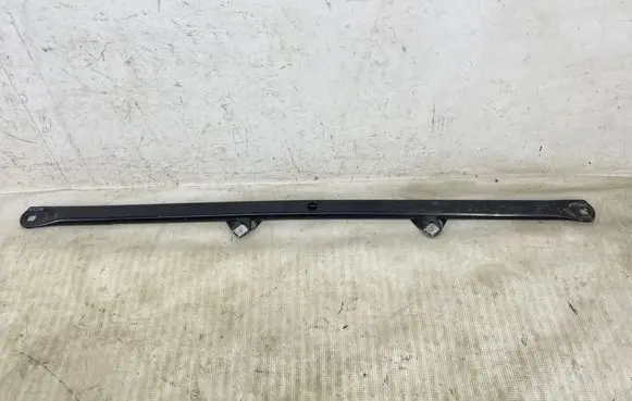 Engine mounting bracket