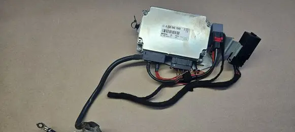 Mercedes-Benz SL R230 Battery control module A2305401045 2305401045 A2305407207