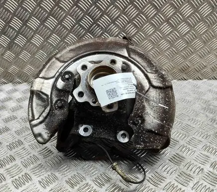 BMW 5 G30 G31 Rear wheel hub 6861801 6866337