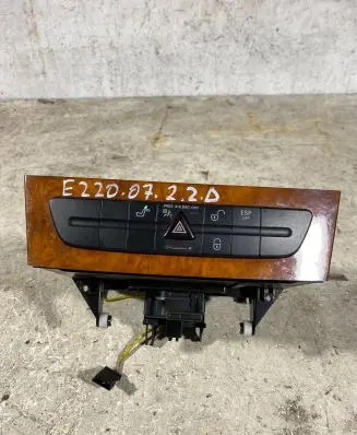 Mercedes-Benz E W211 Hazard light switch