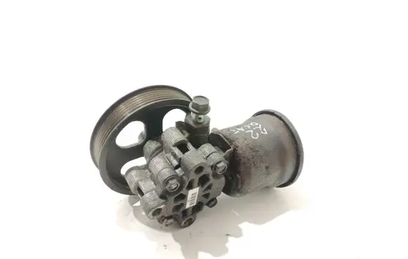 Toyota Corolla Verso E121 Power steering pump
