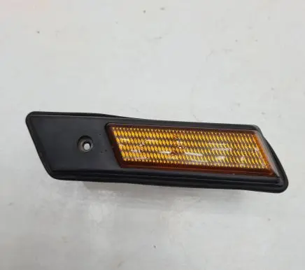 BMW 3 E36 Front fender indicator light 13780139