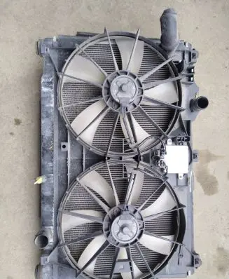 Lexus GS 300 350 430 450H Radiator set 1636331020 1636331010