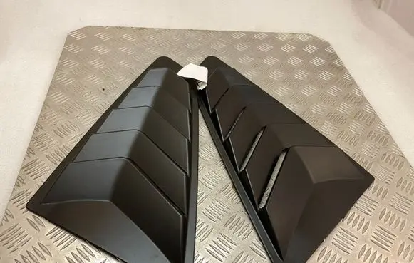Ford Mustang VI Rear side glass trim 