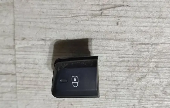 Peugeot 2008 I Central locking switch button 9675088320