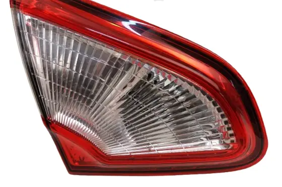 Nissan Qashqai Rear/tail lights 826555BR01A