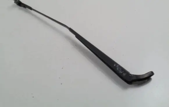 Renault Modus Front wiper blade arm 8200360824A