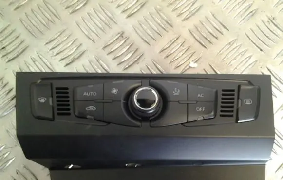 Audi A5 8T 8F Climate control unit 8T2820043AD