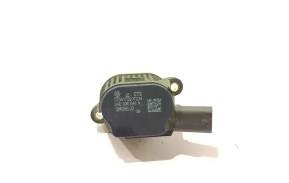 Skoda Kodiaq Camshaft vanos timing valve 04E906048A