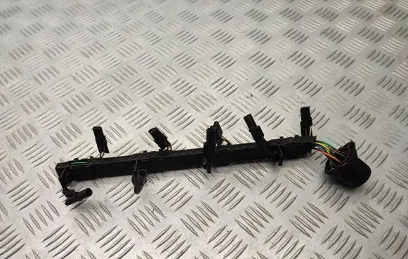 Volkswagen Golf V Fuel injector wires 03G971826