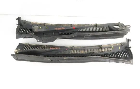 Suzuki Grand Vitara II Wiper trim 7732165J0