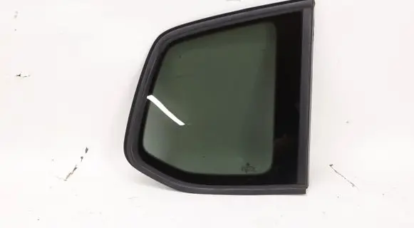 Volkswagen Touran III Rear side window 5TA845042