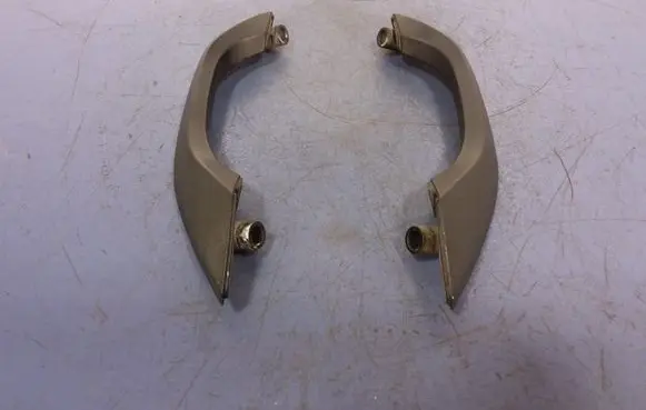 Suzuki Grand Vitara I Front interior roof grab handle