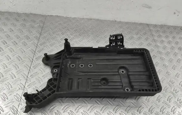 Volkswagen Touran III Battery tray 5QF915331A