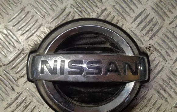 Nissan Pulsar Manufacturer badge logo/emblem NS0054Y00