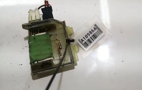 Volkswagen PASSAT B4 Heater blower motor/fan resistor 3131090043